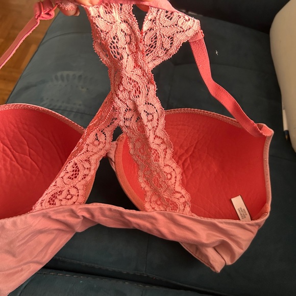 Victoria Secret bras - Picture 15 of 16